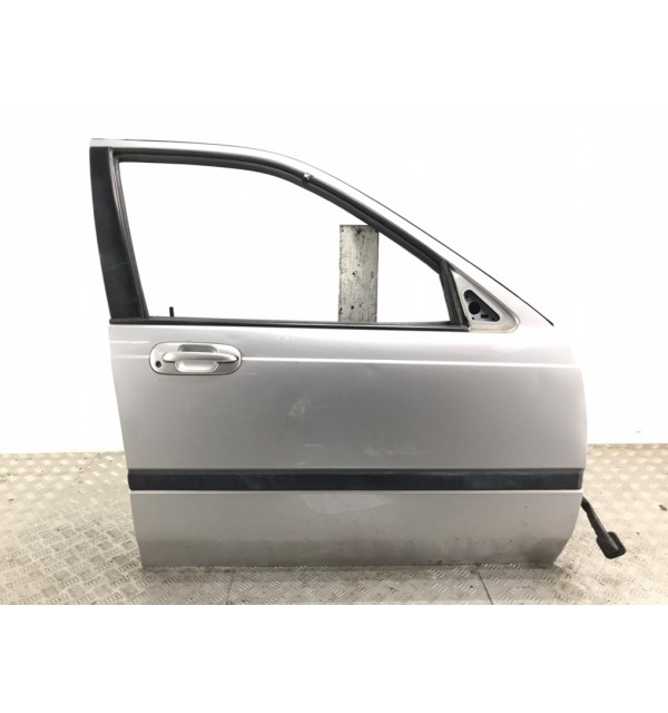 Дверь передняя правая бу для Honda Civic  1.6 i,  2000 г. бу контрактные купить в Спб