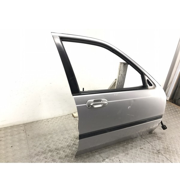 Дверь передняя правая бу для Honda Civic  1.6 i,  2000 г. бу контрактные купить в Спб