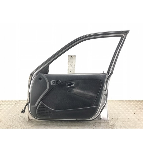Дверь передняя правая бу для Honda Civic  1.6 i,  2000 г. бу контрактные купить в Спб