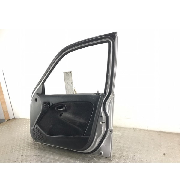 Дверь передняя правая бу для Honda Civic  1.6 i,  2000 г. бу контрактные купить в Спб