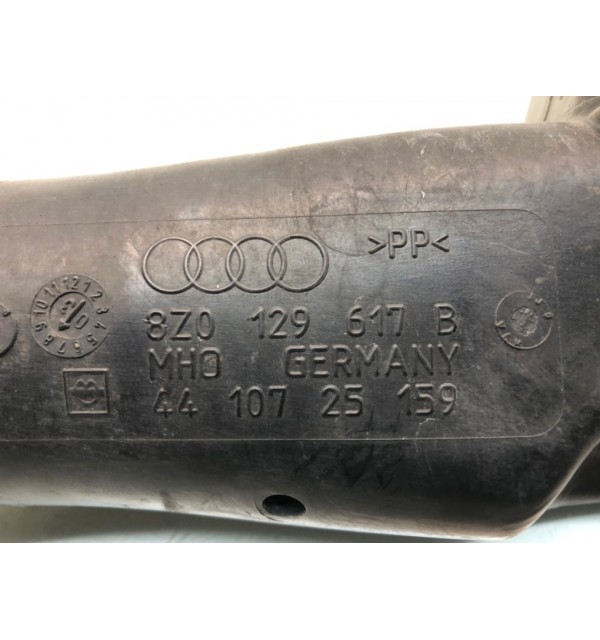 Патрубок воздушного фильтра бу для Audi A2 8Z 1.6 FSI,  2003 г. бу контрактные купить в Спб