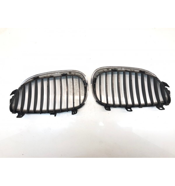 Решетка радиатора бу для BMW 5 E60/E61 2.0 TD,  2007 г. бу контрактные купить в Спб