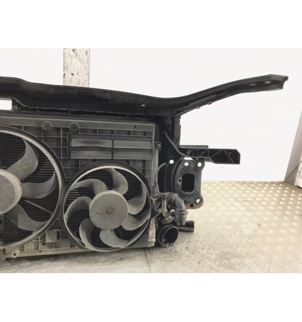 Панель передняя (телевизор) бу для Volkswagen Golf 5 2.0 TDi,  2004 г. бу контрактные купить в Спб