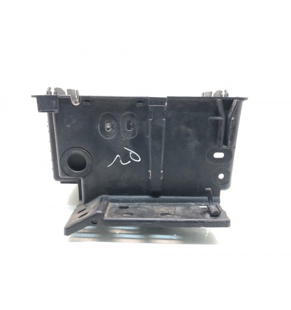 Полка аккумулятора бу для Citroen C3  1.4 i,  2006 г. бу контрактные купить в Спб