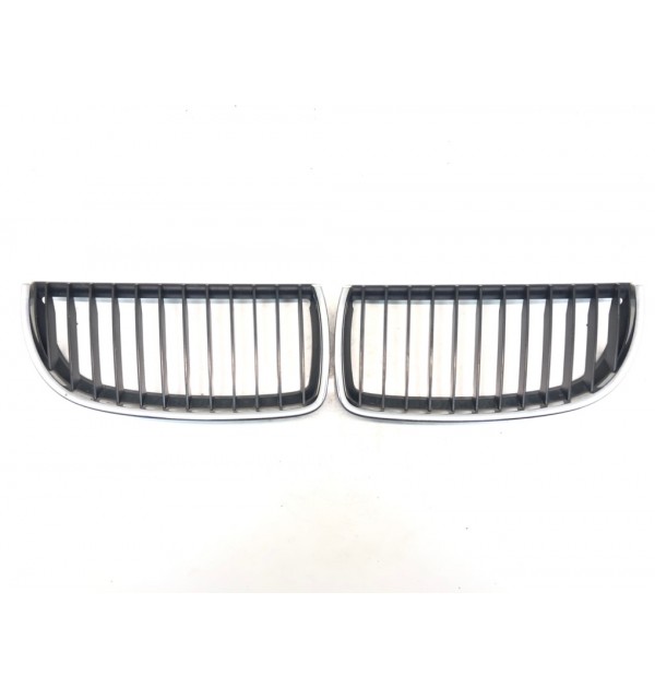 Решетка радиатора бу для BMW 3 E90/E91/E92/E93 2.0 i,  2006 г. бу контрактные купить в Спб