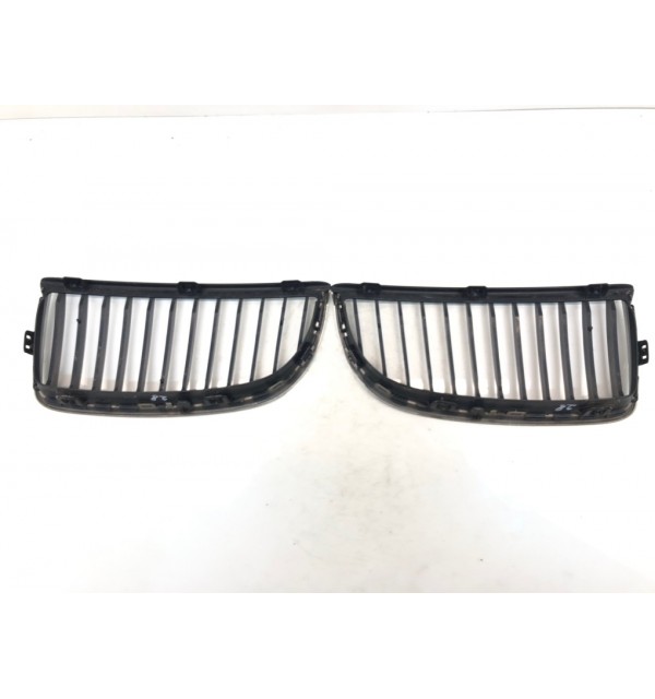 Решетка радиатора бу для BMW 3 E90/E91/E92/E93 2.0 i,  2006 г. бу контрактные купить в Спб