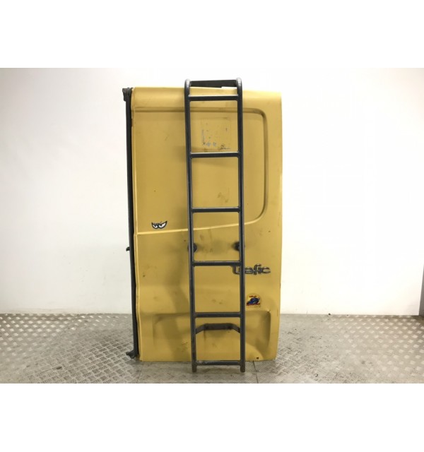 Дверь задняя распашная правая бу для Renault Trafic  2.0 DCi,  2007 г. бу контрактные купить в Спб
