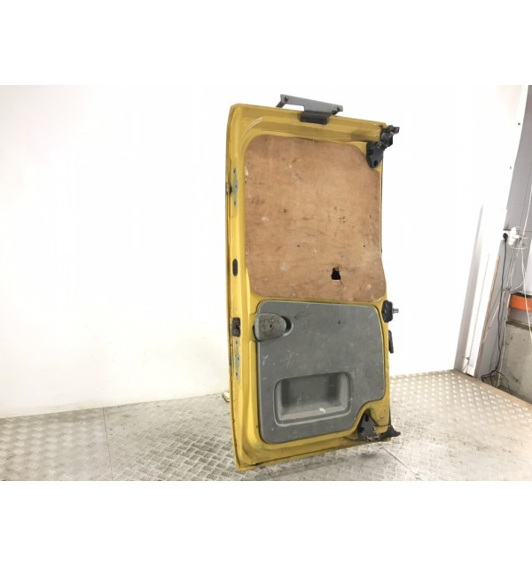 Дверь задняя распашная правая бу для Renault Trafic  2.0 DCi,  2007 г. бу контрактные купить в Спб