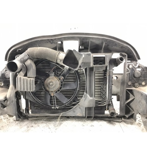 Панель передняя (телевизор) бу для Mini One R50 1.6 i,  2004 г. бу контрактные купить в Спб