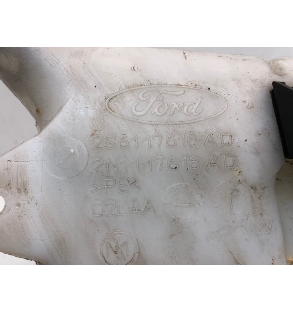 Бачок омывателя бу для Ford Fiesta  1.6 i,  2002 г. бу контрактные купить в Спб