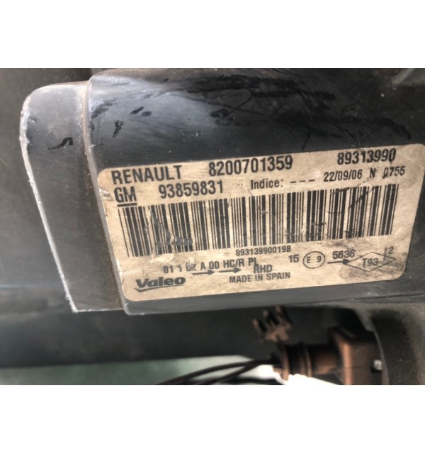 Фара левая бу для Renault Trafic  2.0 DCi,  2007 г. бу контрактные купить в Спб