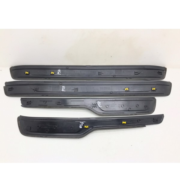 Накладка на порог бу для BMW 3 E90/E91/E92/E93 2.0 TD,  2008 г. бу контрактные купить в Спб