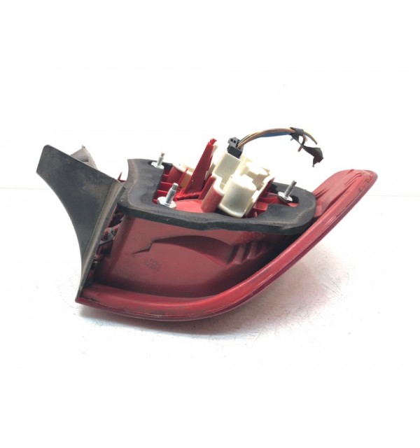 Фонарь задний правый бу для BMW 3 E90/E91/E92/E93 2.0 TD,  2007 г. бу контрактные купить в Спб
