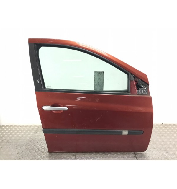 Дверь передняя правая бу для Renault Clio  1.5 DCi,  2007 г. бу контрактные купить в Спб