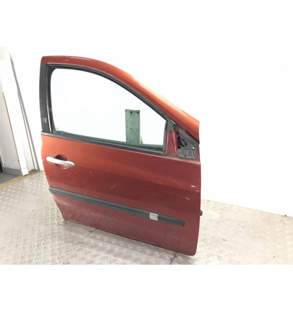 Дверь передняя правая бу для Renault Clio  1.5 DCi,  2007 г. бу контрактные купить в Спб