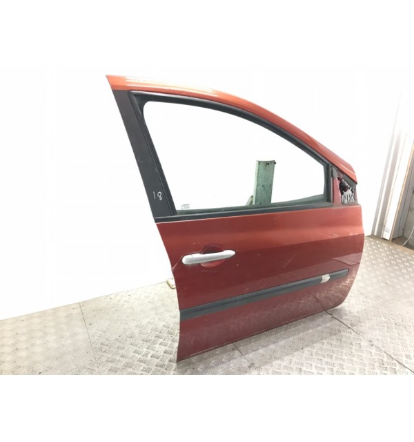 Дверь передняя правая бу для Renault Clio  1.5 DCi,  2007 г. бу контрактные купить в Спб