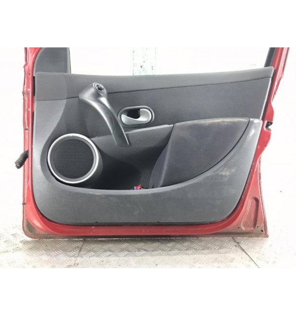 Дверь передняя правая бу для Renault Clio  1.5 DCi,  2007 г. бу контрактные купить в Спб