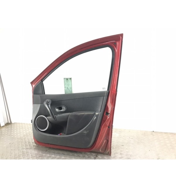Дверь передняя правая бу для Renault Clio  1.5 DCi,  2007 г. бу контрактные купить в Спб