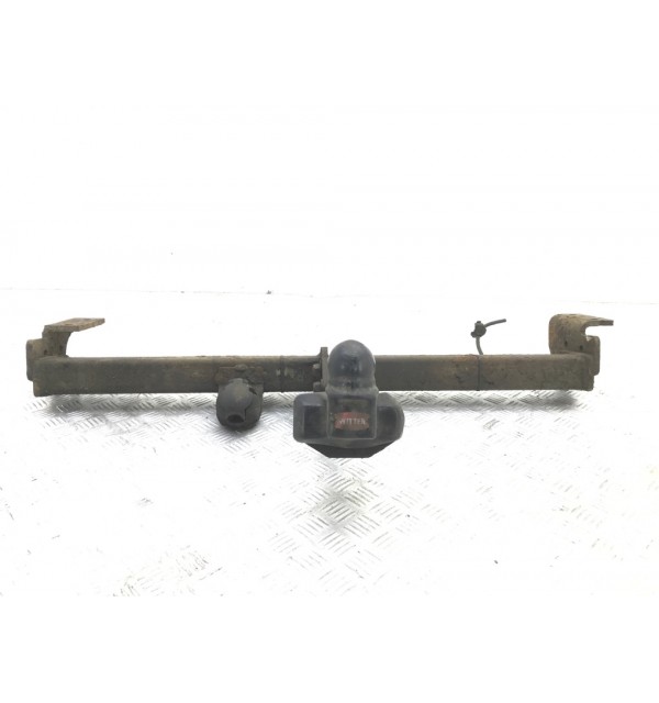 Прицепное устройство (фаркоп) бу для Toyota RAV4  2.0 D-4D,  2002 г. бу контрактные купить в Спб