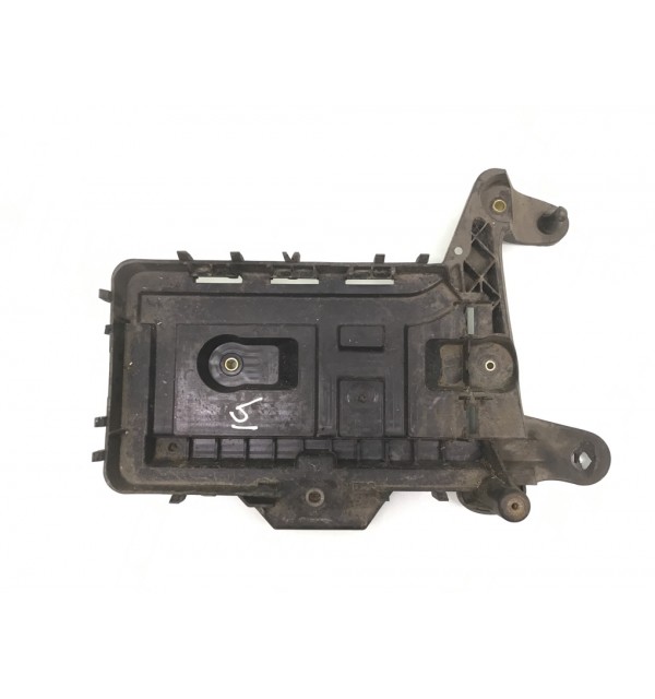 Полка аккумулятора бу для Volkswagen Passat B6 2.0 TDi,  2007 г. бу контрактные купить в Спб