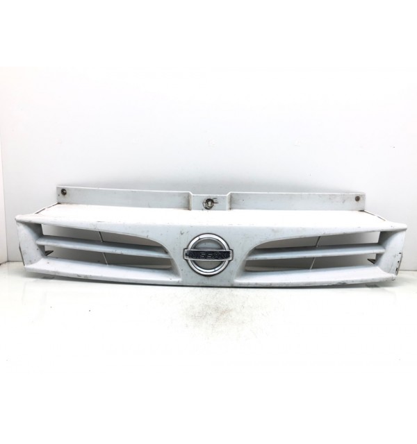 Решетка радиатора бу для Nissan Primastar  1.9 DCi,  2005 г. бу контрактные купить в Спб
