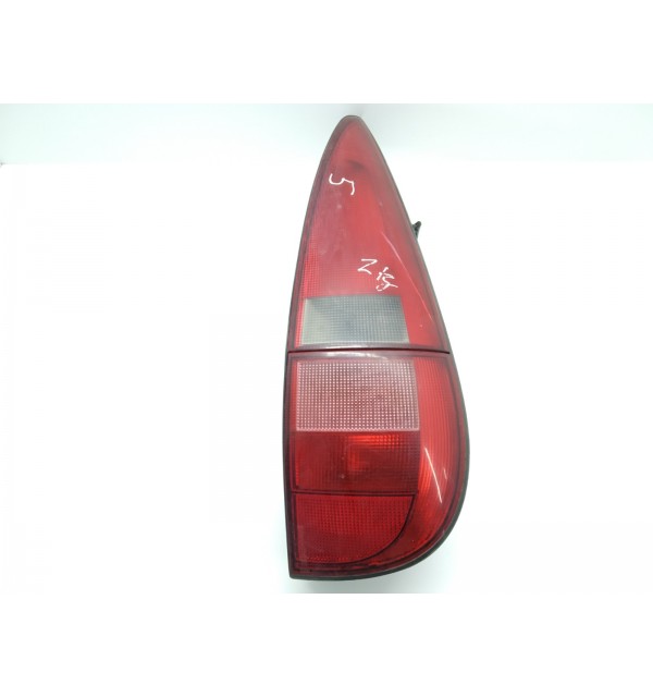 Фонарь задний правый бу для Renault Laguna  2.2 TD,  1999 г. бу контрактные купить в Спб