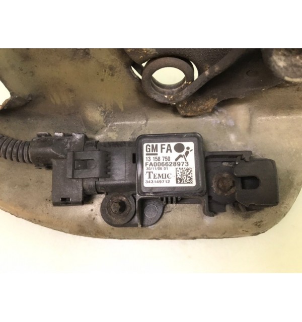 Планка под капот бу для Opel Astra H 1.4 i,  2006 г. бу контрактные купить в Спб
