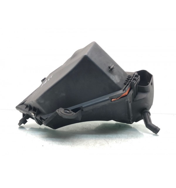 Корпус воздушного фильтра бу для BMW 3 E90/E91/E92/E93 2.0 TD,  2010 г. бу контрактные купить в Спб