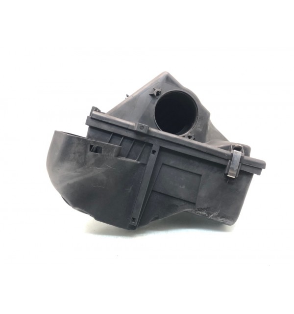 Корпус воздушного фильтра бу для BMW 3 E90/E91/E92/E93 2.0 TD,  2010 г. бу контрактные купить в Спб