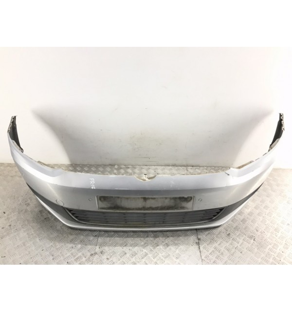 Бампер передний бу для Volkswagen Touran  ,  2010 г. бу контрактные купить в Спб