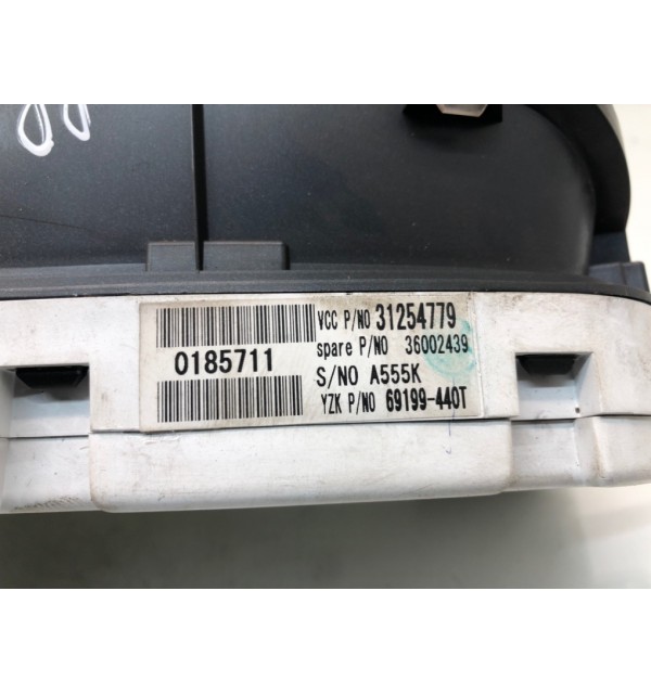 Щиток приборов (приборная панель) бу для Volvo V50  2.0 TD,  2008 г. бу контрактные купить в Спб