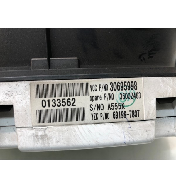 Щиток приборов (приборная панель) бу для Volvo V50  2.0 TD,  2008 г. бу контрактные купить в Спб