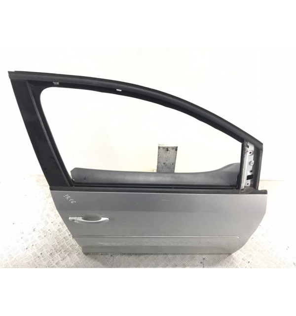 Дверь передняя правая бу для Volkswagen Touran  ,  2010 г. бу контрактные купить в Спб