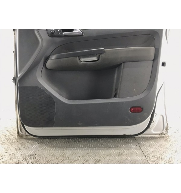 Дверь передняя правая бу для Volkswagen Touran  ,  2010 г. бу контрактные купить в Спб