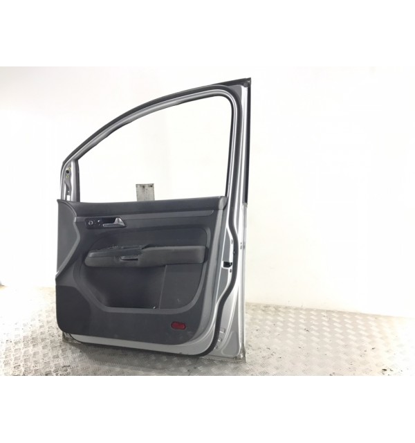 Дверь передняя правая бу для Volkswagen Touran  ,  2010 г. бу контрактные купить в Спб