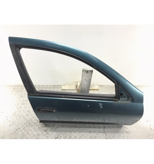 Дверь передняя правая бу для Nissan Almera N16 1.5 i,  2002 г. бу контрактные купить в Спб