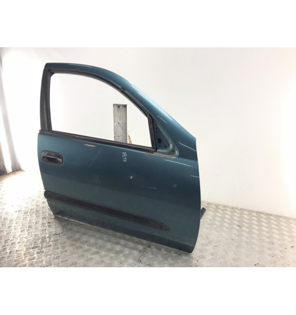 Дверь передняя правая бу для Nissan Almera N16 1.5 i,  2002 г. бу контрактные купить в Спб