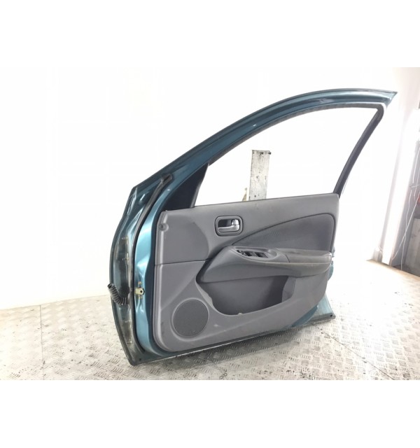 Дверь передняя правая бу для Nissan Almera N16 1.5 i,  2002 г. бу контрактные купить в Спб