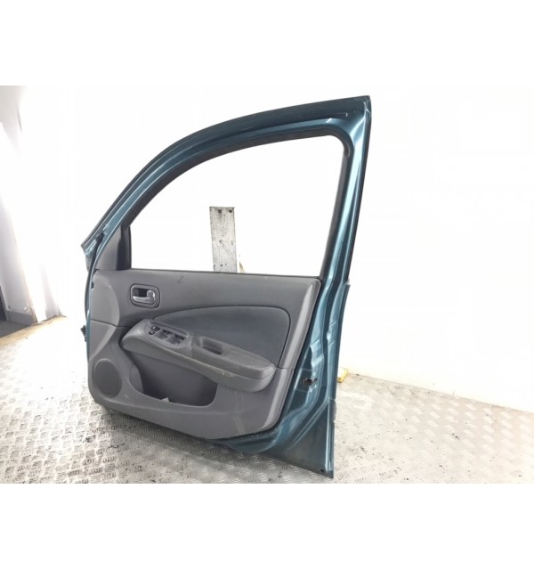 Дверь передняя правая бу для Nissan Almera N16 1.5 i,  2002 г. бу контрактные купить в Спб