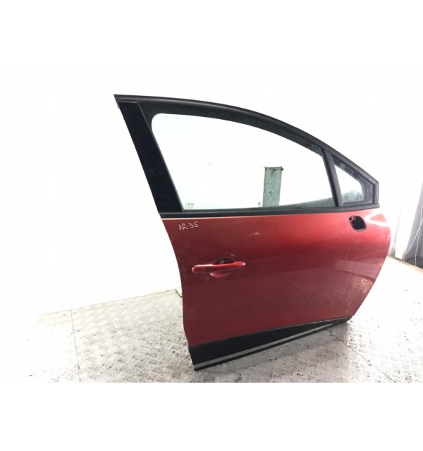 Дверь передняя правая бу для Renault Clio 4 0.9 TCE,  2013 г. бу контрактные купить в Спб