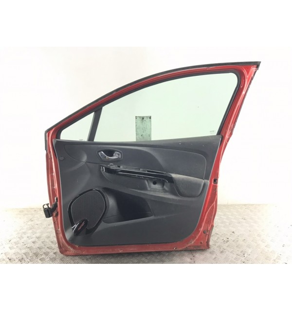 Дверь передняя правая бу для Renault Clio 4 0.9 TCE,  2013 г. бу контрактные купить в Спб