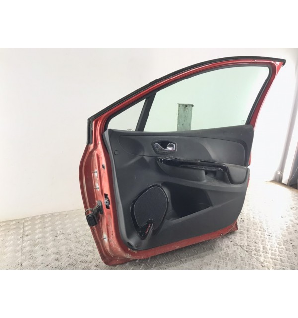 Дверь передняя правая бу для Renault Clio 4 0.9 TCE,  2013 г. бу контрактные купить в Спб