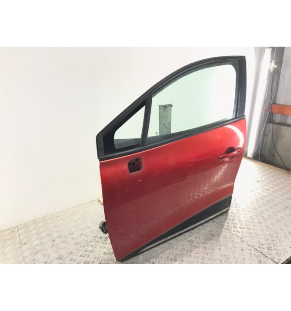 Дверь передняя левая бу для Renault Clio 4 0.9 TCE,  2013 г. бу контрактные купить в Спб