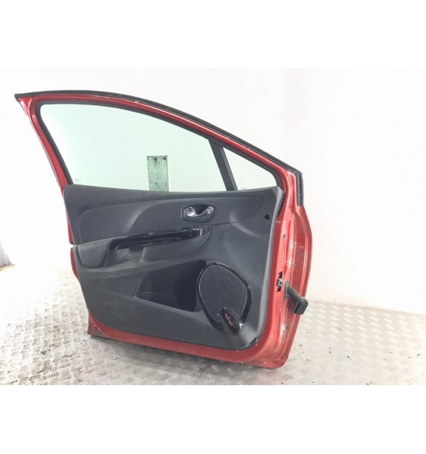 Дверь передняя левая бу для Renault Clio 4 0.9 TCE,  2013 г. бу контрактные купить в Спб