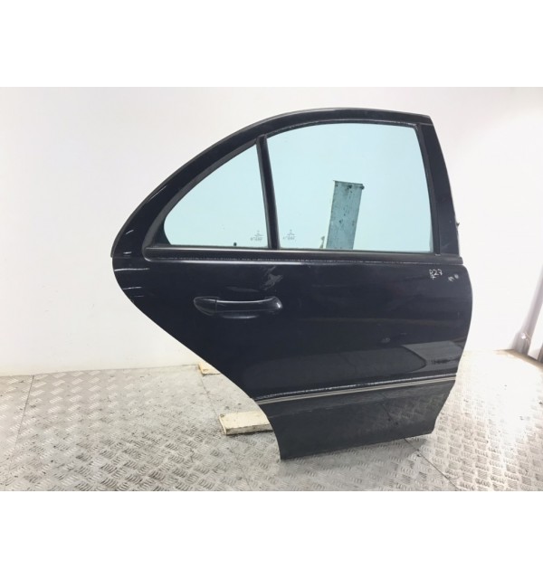 Дверь задняя правая бу для Mercedes C W203 2.7 CDi,  2004 г. бу контрактные купить в Спб