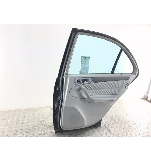 Дверь задняя правая бу для Mercedes C W203 2.7 CDi,  2004 г. бу контрактные купить в Спб