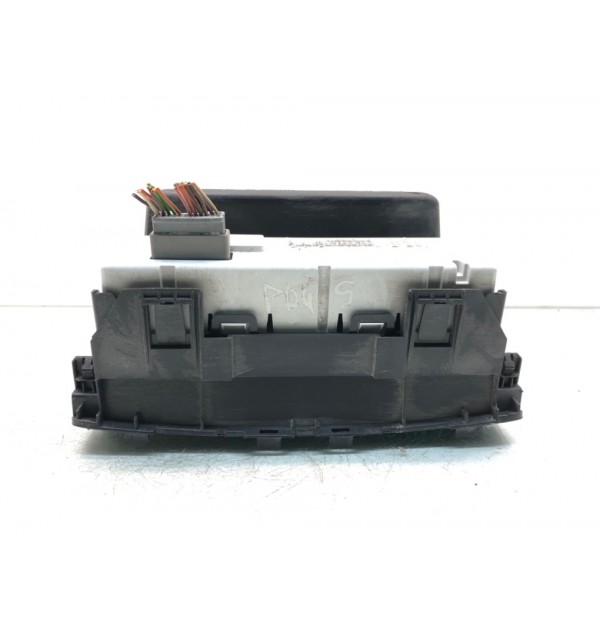 Дисплей бу для Nissan Primastar  2.0 DCi,  2013 г. бу контрактные купить в Спб