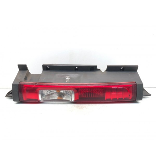 Фонарь задний правый бу для Nissan Primastar  2.0 DCi,  2013 г. бу контрактные купить в Спб