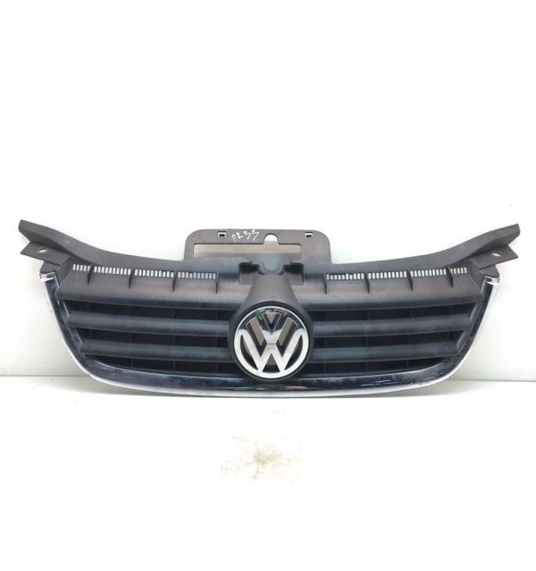 Решетка радиатора бу для Volkswagen Touran  2.0 TDi,  2004 г. бу контрактные купить в Спб