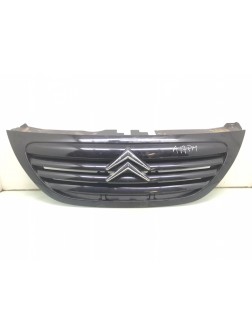 Решетка радиатора бу для Citroen C3  1.4 i,  2002 г.